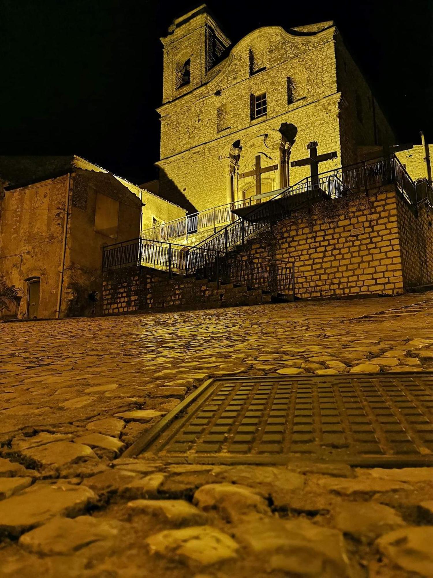 Affittacamere La Cartiera Palazzo Adriano Exterior foto